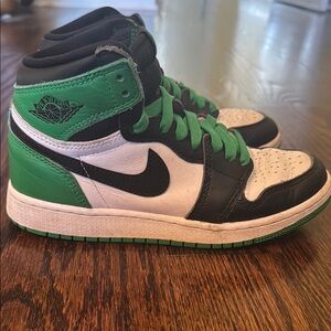 Girls Nike Jordan 1 Retro High-Tops